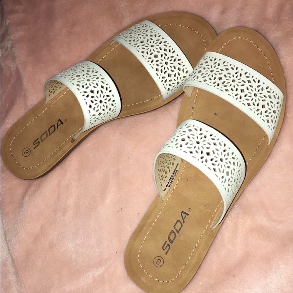 Sandles